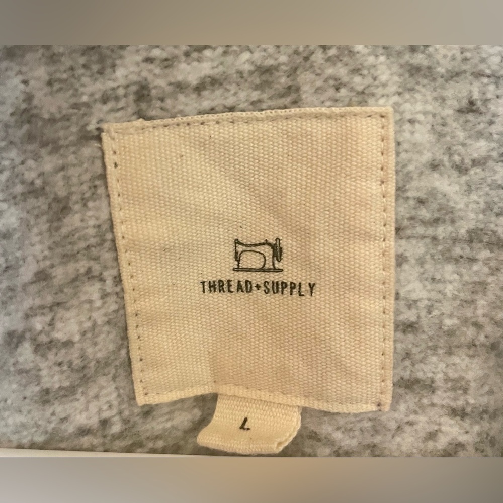 Thread + Supply pullover size L - Picture 3 of 3